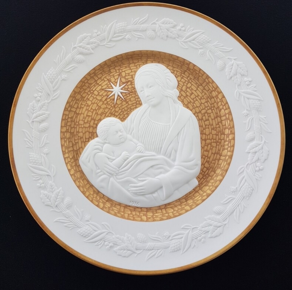 Franklin Mint SILENT NIGHT Decorative Wall Plate, The 1976 Christmas Plate